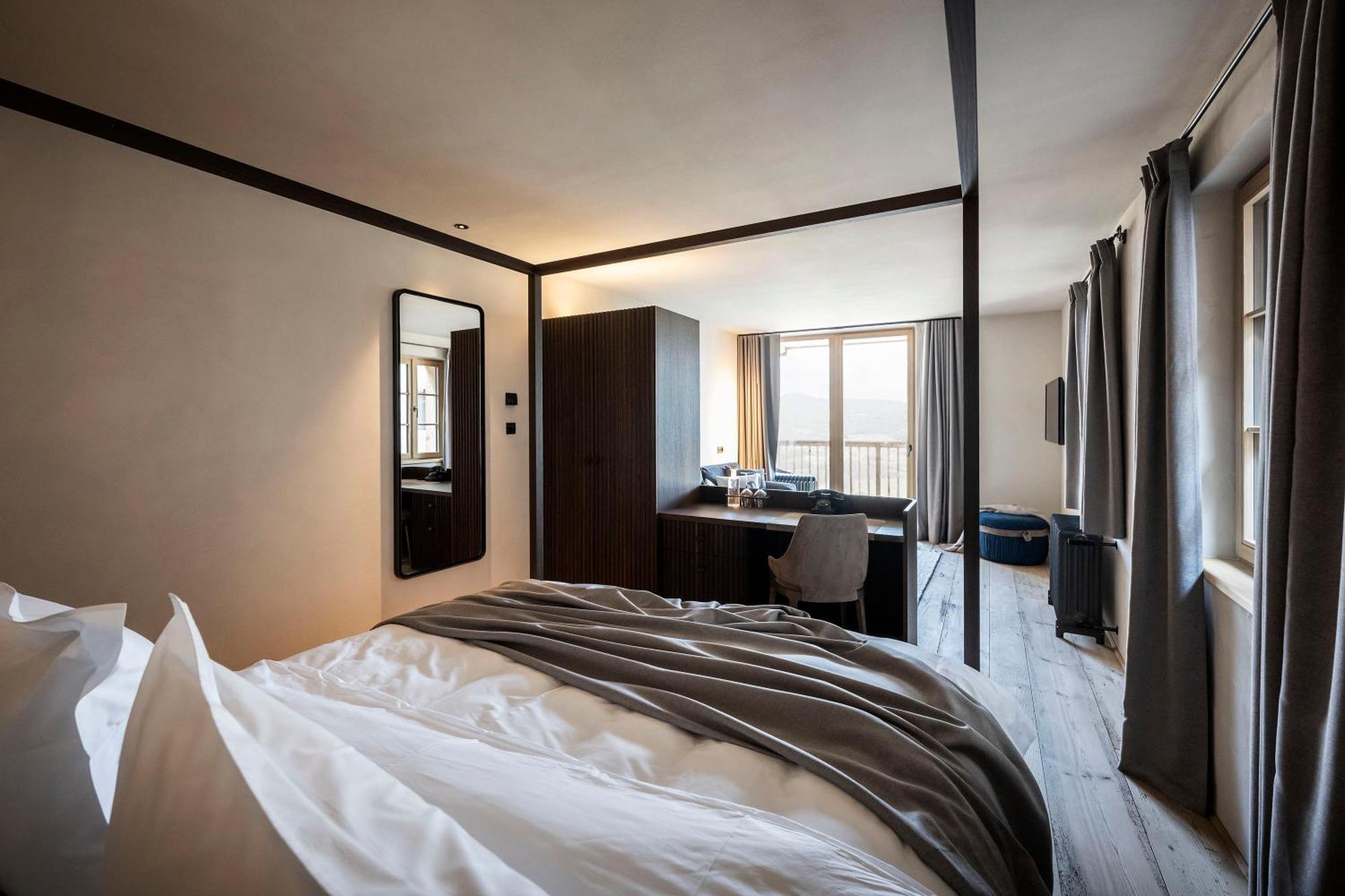 Hotel Ansitz Steinbock วิลลานโดร ภายนอก รูปภาพ
